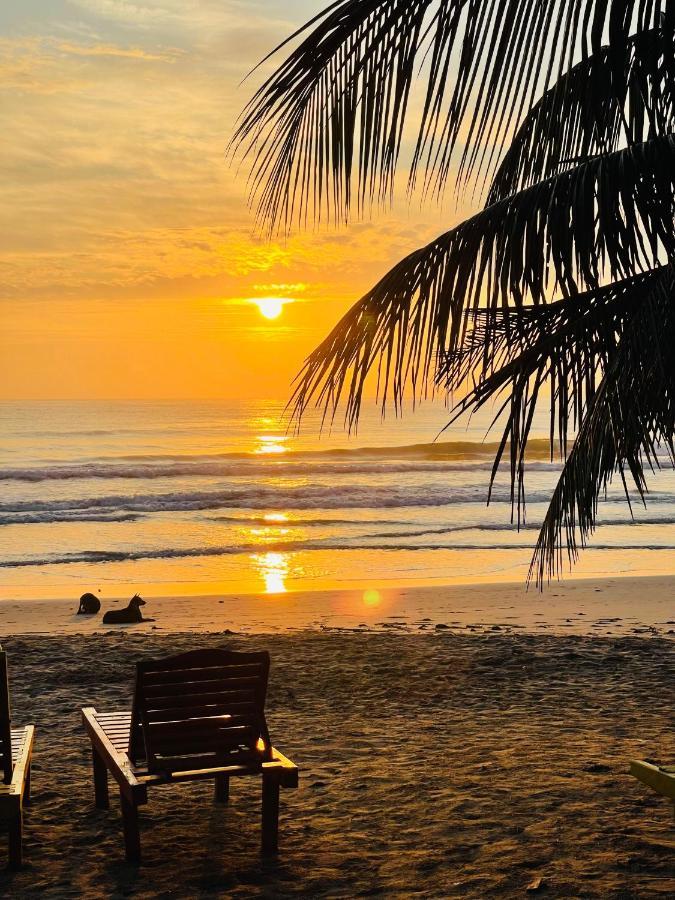 Golden Beach Cottages Trincomalee Exterior foto