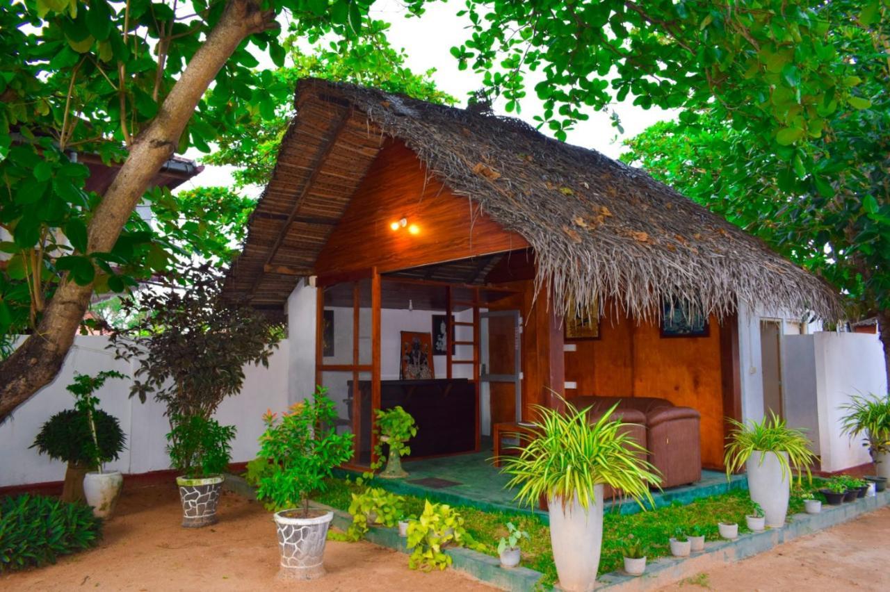 Golden Beach Cottages Trincomalee Exterior foto