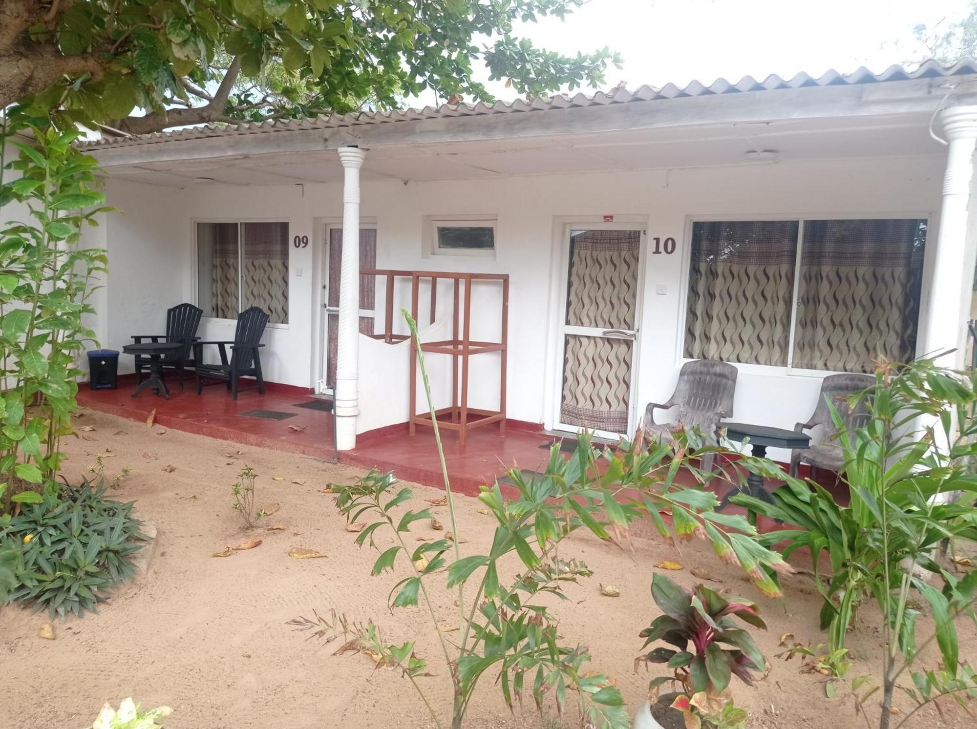 Golden Beach Cottages Trincomalee Exterior foto
